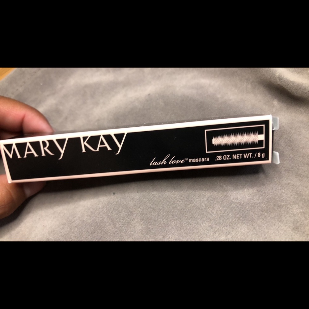BLACK MASCARA